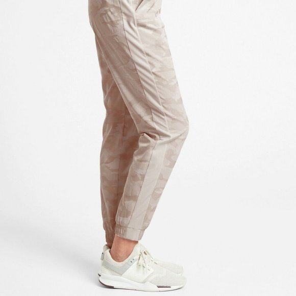 Athleta Brooklyn Textured Jogger size 24 Leopard Abalone Grey - Picture 8 of 8